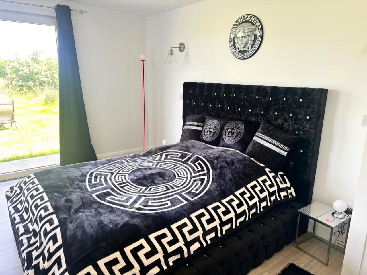 Kildare Luxury Suites Extérieur photo