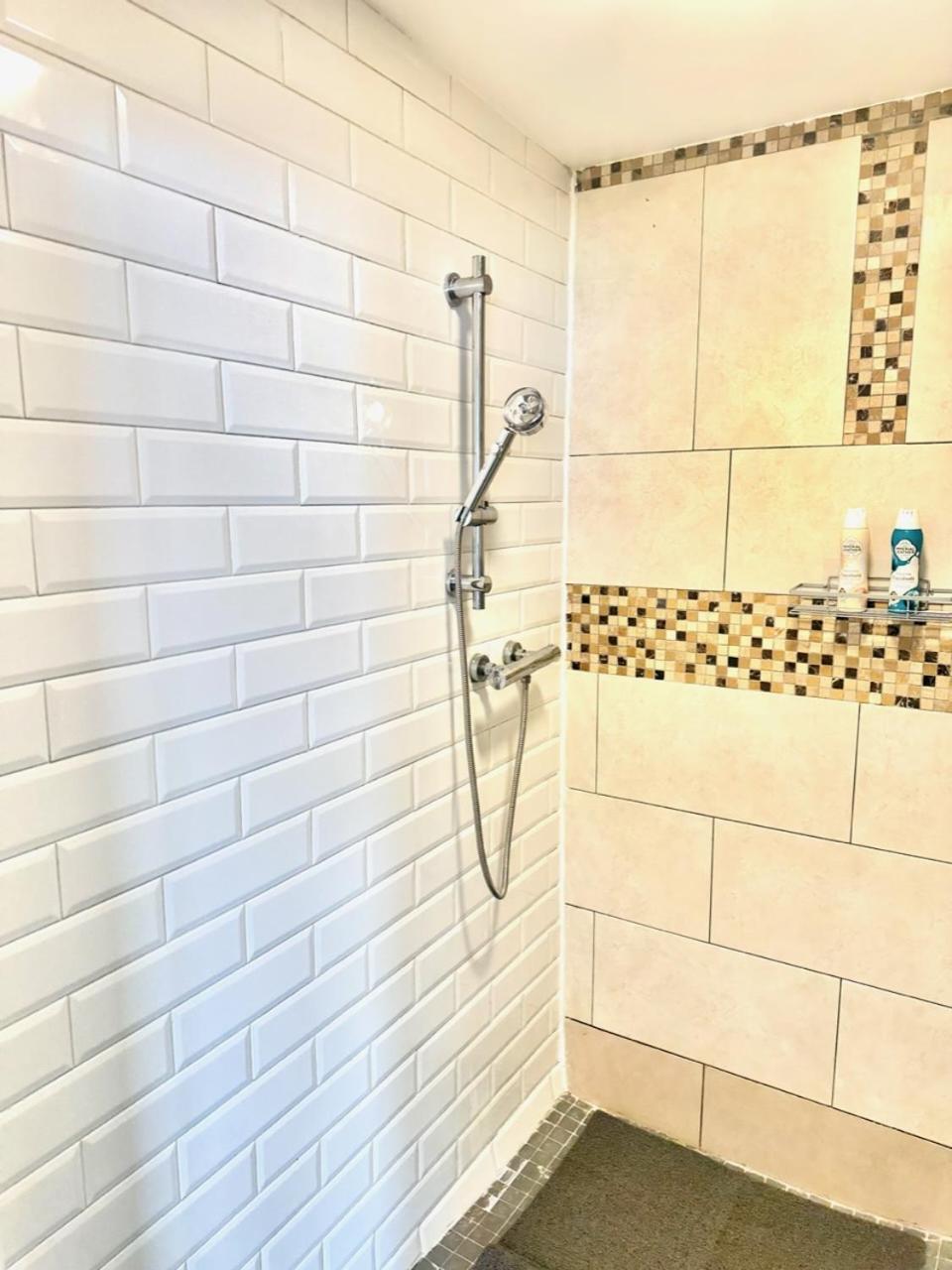 Kildare Luxury Suites Extérieur photo