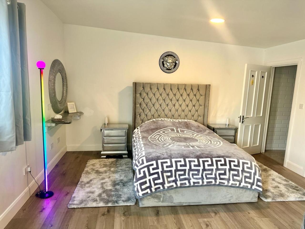 Kildare Luxury Suites Extérieur photo