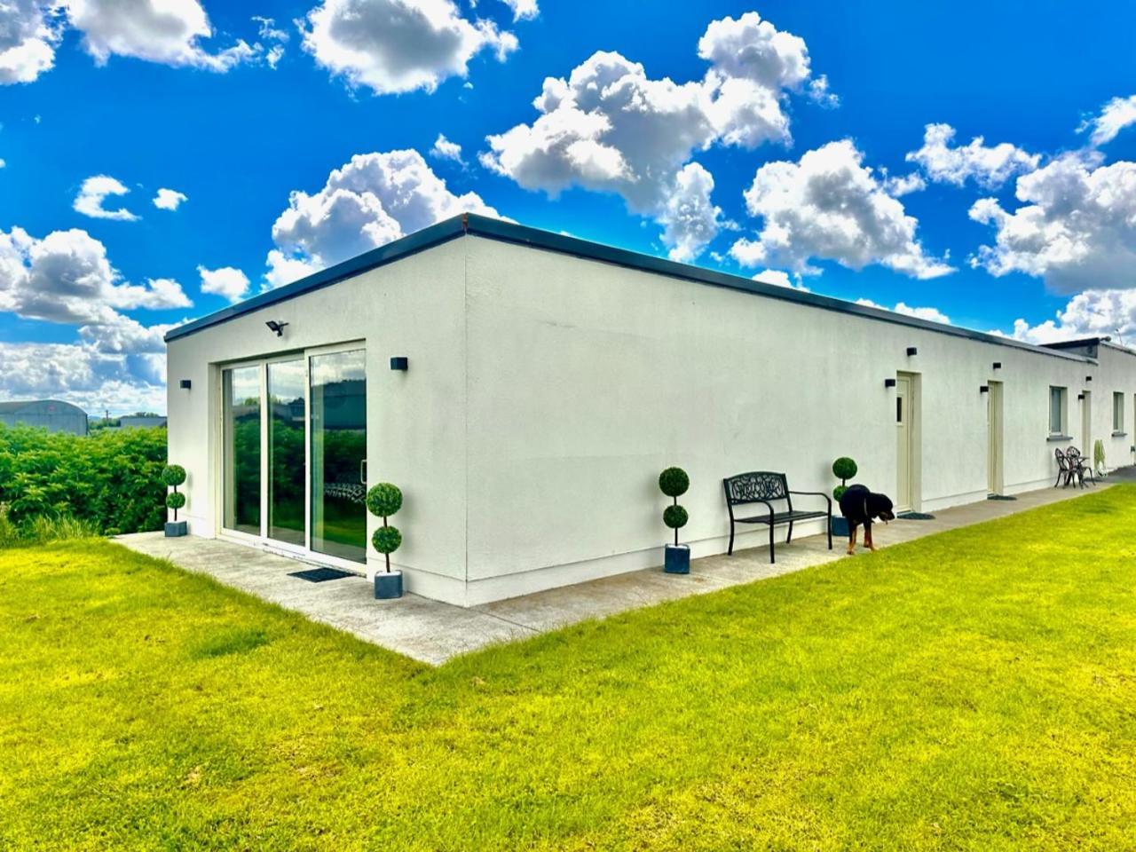 Kildare Luxury Suites Extérieur photo
