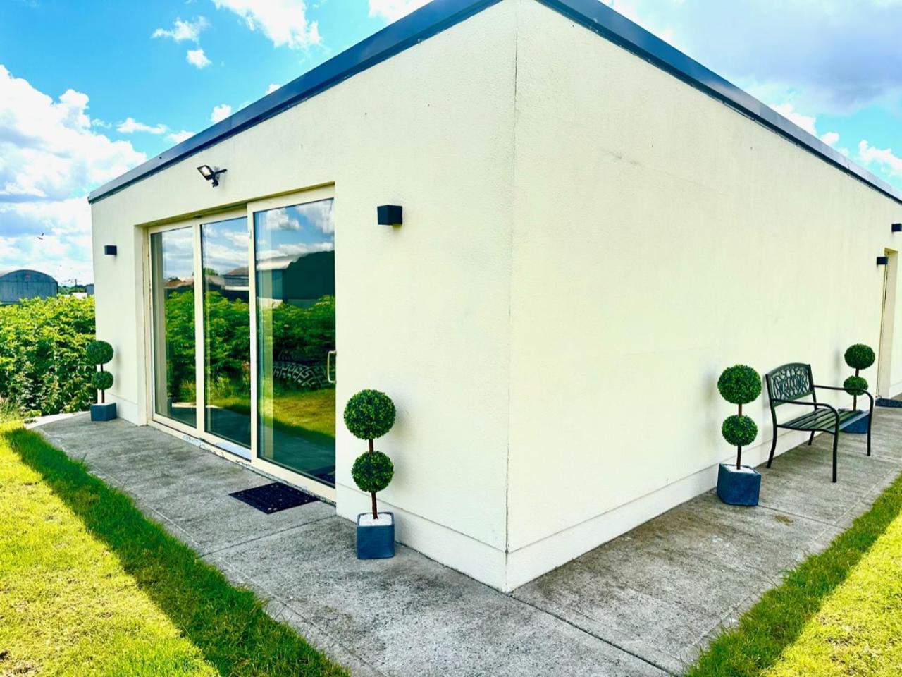 Kildare Luxury Suites Extérieur photo