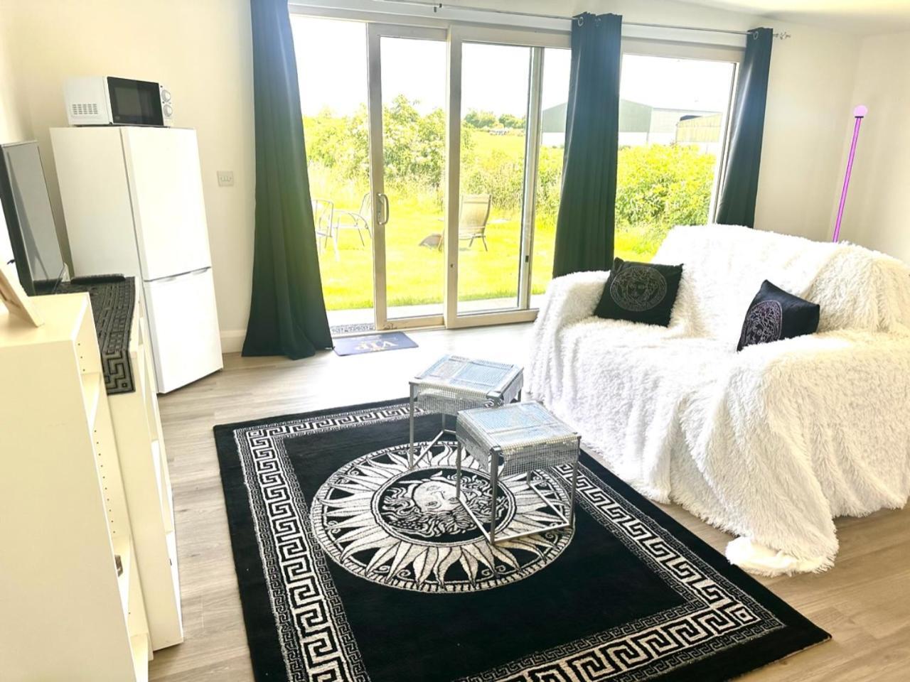 Kildare Luxury Suites Extérieur photo