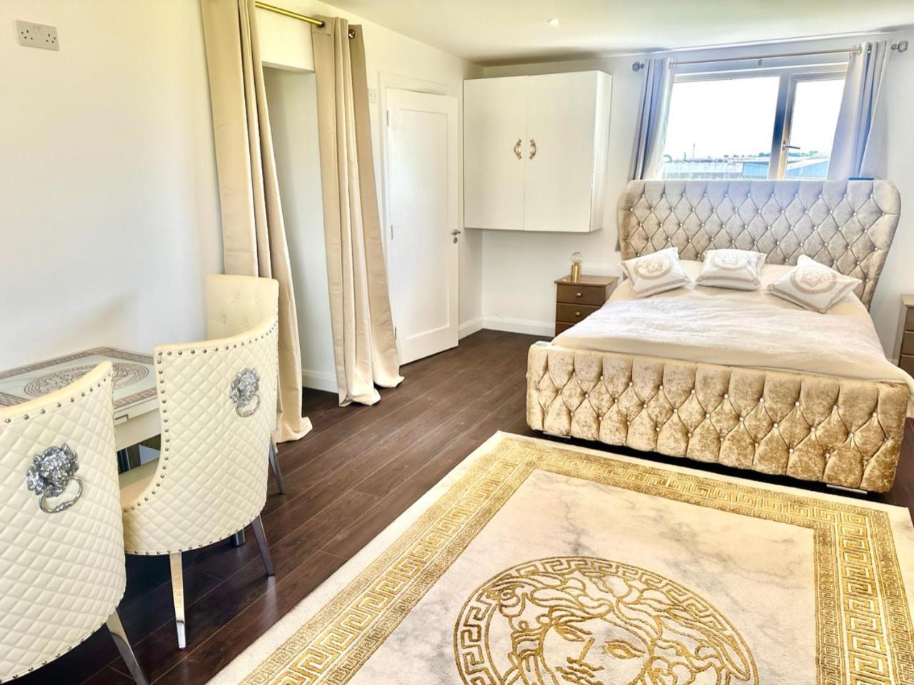 Kildare Luxury Suites Extérieur photo