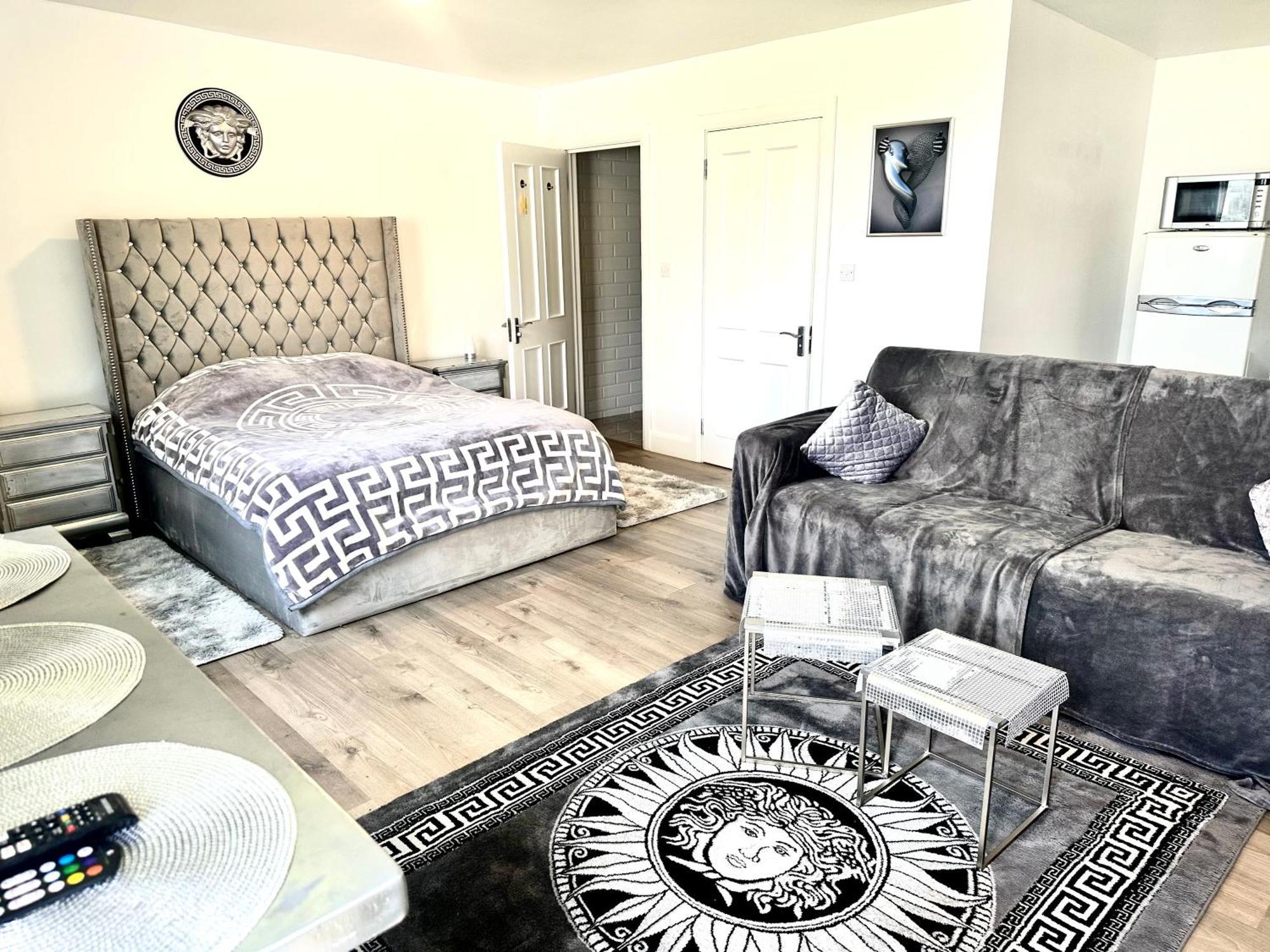 Kildare Luxury Suites Extérieur photo