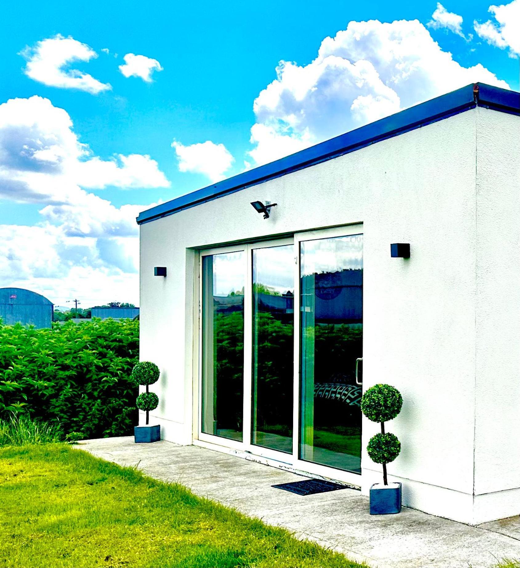 Kildare Luxury Suites Extérieur photo